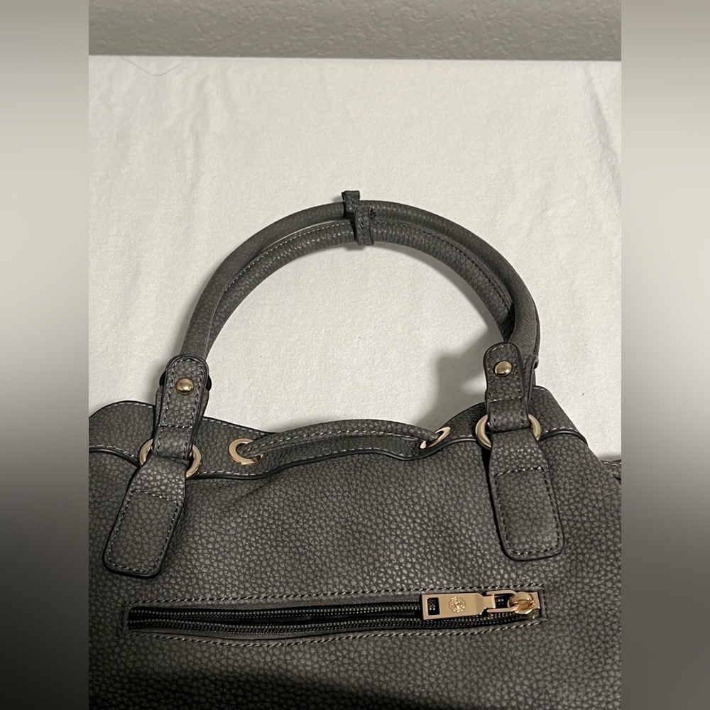 Gussaci Drawstring Shoulder Bag Purse Gray With Zipper Detail - Picture 4 of 13